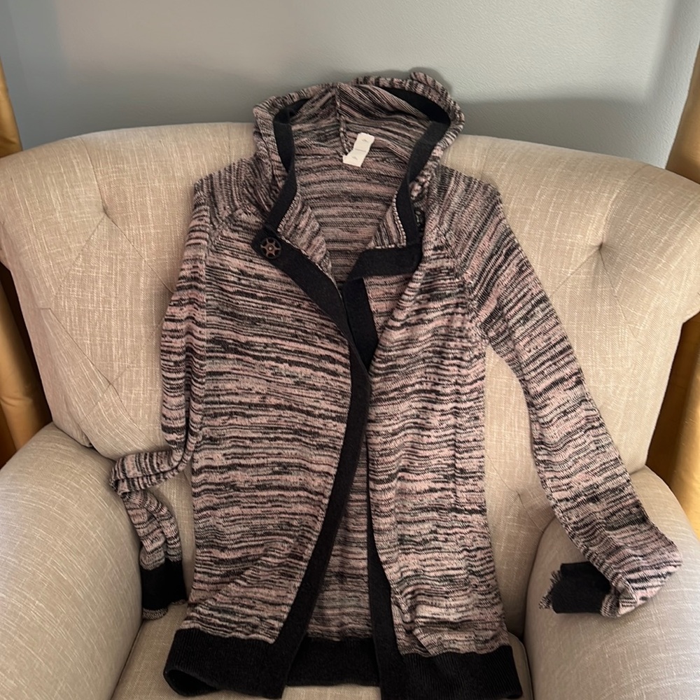 Girls Ivivva sweater